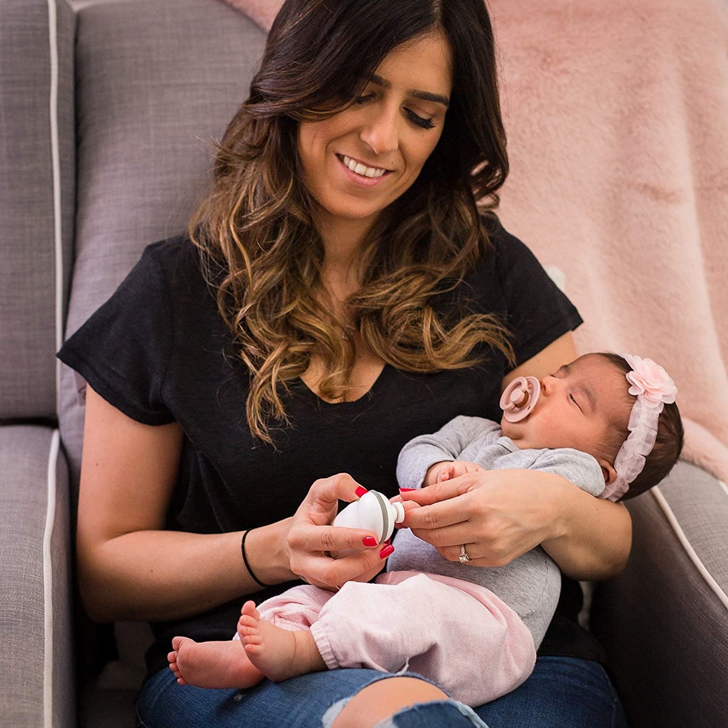 bblüv - Trimö - Electric Nail Clippers for Newborn Baby and Toddler (0 to 12 Months+) with 2 Speed Switch, Gentle and Quiet Fingernail and Toenail Clippers, Carrying Case Included